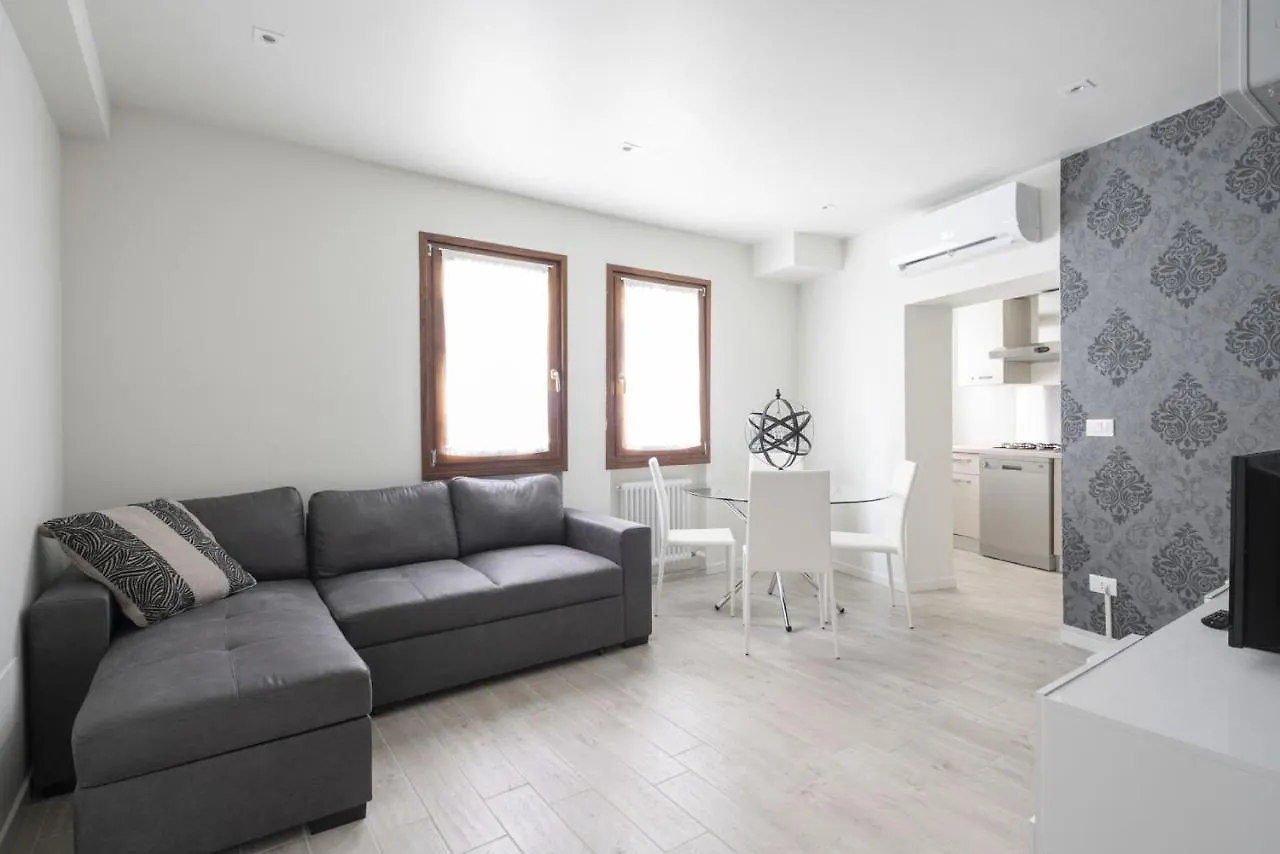 Apartments In San Marco With Canal View By Wonderful Italy Venice Italy